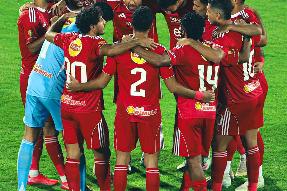 «ليس الزمالك أو بيراميدز».. نجم الأهلي السابق يكشف منافس الأحمر على الدوري