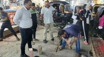 هبوط أرضي مفاجئ بشارع الجمهورية في بني مزار بالمنيا