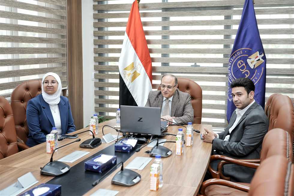 رئيس هيئة الدواء يبحث مع سفيرة مصر في الكاميرون توفير مستحضرات دوائية عالية الجودة للشعبين