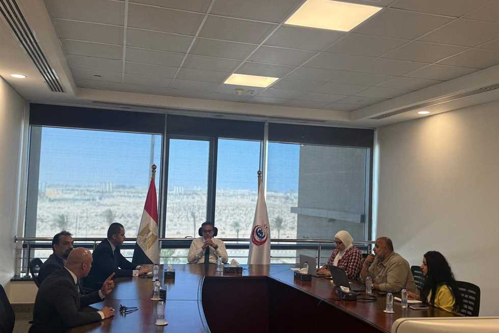 بـ«تمكين الأفراد وإتاحة الفرص».. وزير الصحة يتابع استعدادات انطلاق المؤتمر العالمي «PHDC’25»