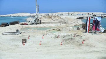 وزير الإسكان ومحافظ مطروح يتفقدان مشروع إحلال وتجديد كوبري روميل ومحطة معالجة الصرف الصحي