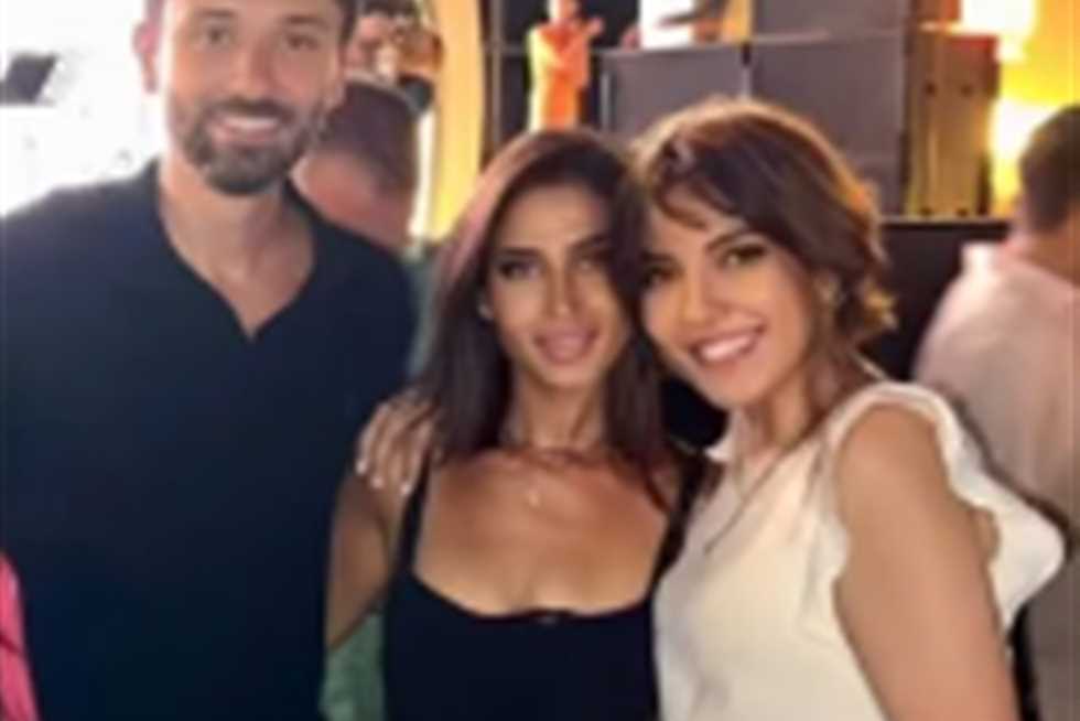 مي كساب لـ كريم عبدالعزيز وزوجته: ربنا يبعد عنكم شياطين الإنس والجن