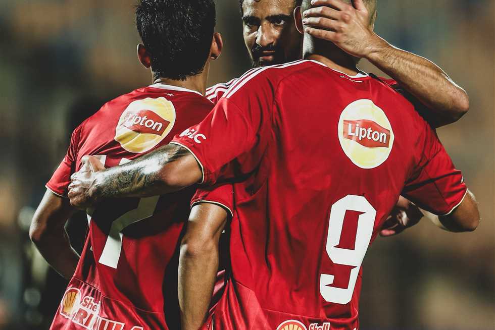 «منهم لاعب بحبه أوي».. شيكابالا يتغنى بثلاثي الأهلي