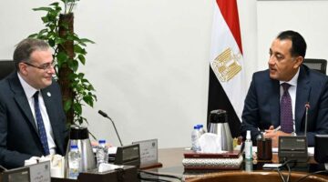 مدبولي يبحث جهود تطوير العمل الإداري والإصلاح المؤسسي مع رئيس «التنظيم والإدارة»