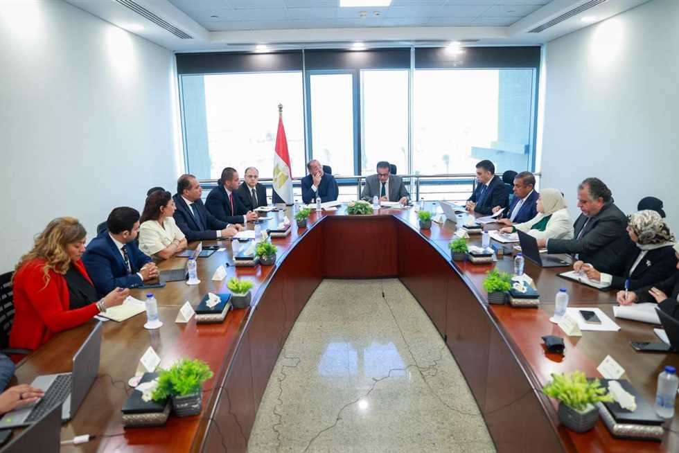 وزير الصحة يترأس الاجتماع التأسيسي الأول للجنة التنسيقية لنفاذ الدواء المصري للسوق العالمية