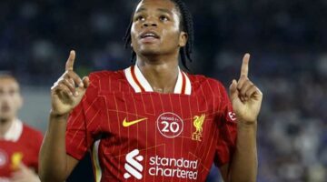 بمساعدة محمد صلاح.. نجوموها يقتحم تاريخ ليفربول