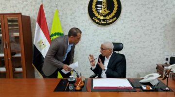 محافظ شمال سيناء يستقبل عدداً من متضرري أعمال الإزالات بميناء العريش