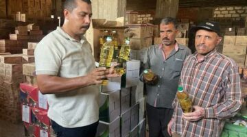ضبط 3.3 طن دقيق وسكر وزيت طعام بدون فواتير في حملة بالشرقية