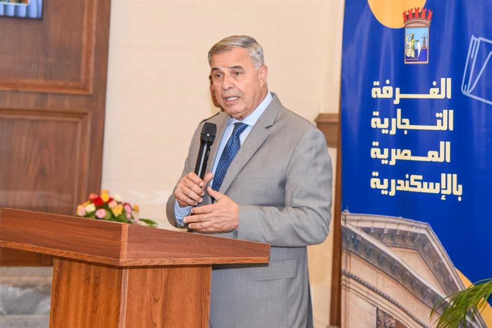 وزير العمل: الرئيس وجه بسرعة إصدار القانون الجديد لتشجيع الاستثمار وتحقيق الأمان الوظيفي (صور)