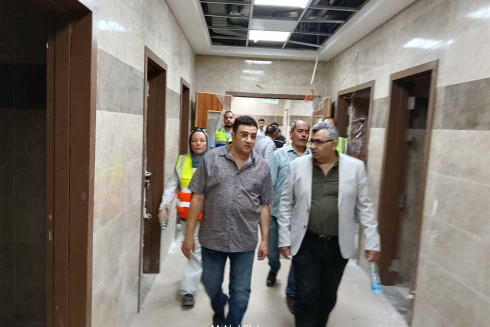 مساعد وزير الصحة يتابع الأعمال النهائية لمستشفى العبور العام بتكلفة 525 مليون جنيه