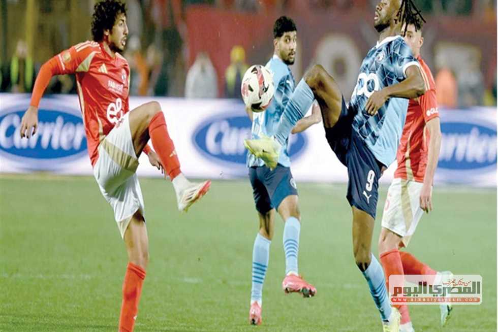 «شرط وحيد لفوز متأخر للأحمر».. الذكاء الاصطناعي يتوقع نتيجة مباراة الأهلي وبيراميدز