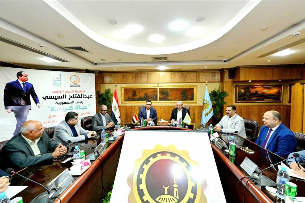 وزير الإسكان ومحافظ الغربية يتابعان سير العمل بمنظومتي مياه الشرب والصرف الصحي ومشروعات «حياة كريمة»