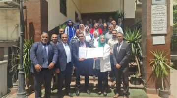 "صيدلة القاهرة" تحصل على تجديد شهادتي الأيزو للجودة وإدارة المؤسسات التعليمية