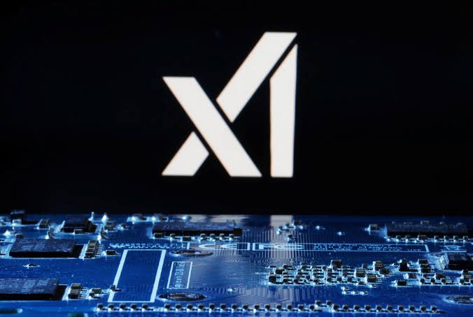 “xAI” تتهم “آبل” و”OpenAI” بعرقلة المنافسة في مجال الذكاء الاصطناعي