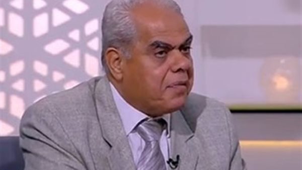 أستاذ مناهج: الكتب الخارجية تستنزف ميزانية الأسر وتعرقل التفكير النقدي لدى الطلاب