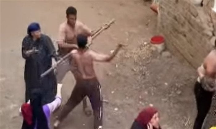 أمن المنوفية يفحص فيديو صادم لمشاجرة بين أبناء عمومة