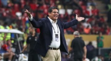 أيمن الرمادي يعلق على تحكم جون إدوارد في ملفات الزمالك
