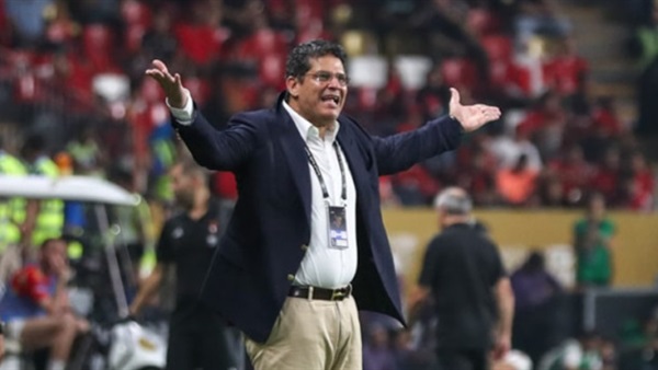 أيمن الرمادي يعلق على تحكم جون إدوارد في ملفات الزمالك