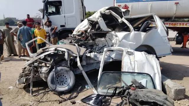 إصابة 18 شخصًا وحالتي وفاة في حادث طريق الإسكندرية – مطروح