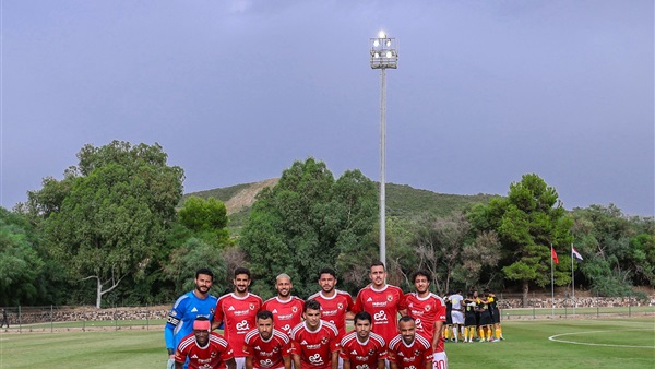 إصابة قوية تضرب لاعب الأهلي قبل مواجهة فاركو