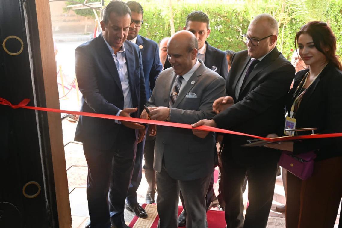 افتتاح وتشغيل مجمع الشهر العقاري والتوثيق بالعاشر من رمضان.. نقلة نوعية في الخدمات الحكومية الرقمية