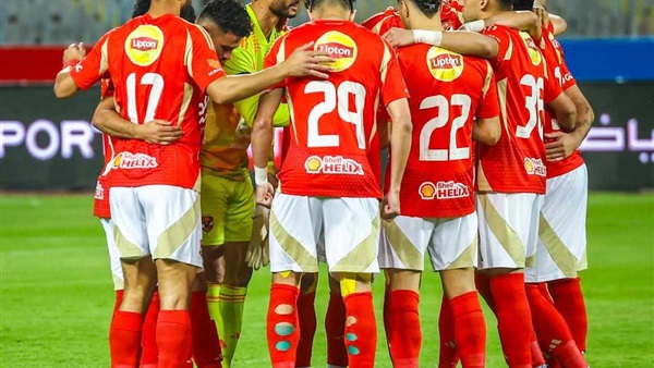 الاهلي يخطف مدافع بيراميدز مجانا.. رد عاجل