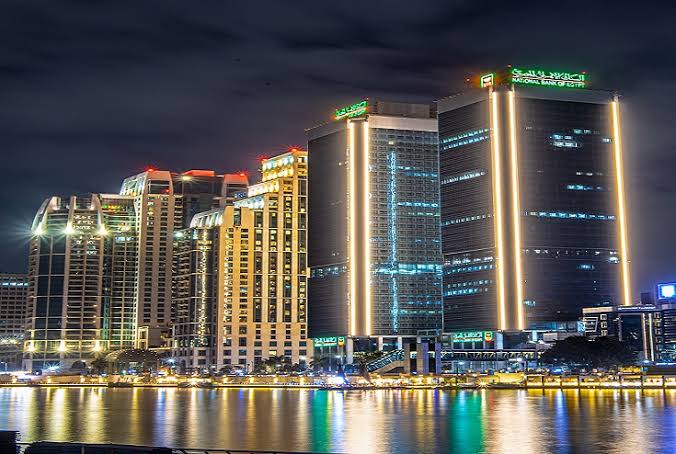 البنك الأهلي المصري يخفض عمولة تدبير العملة على البطاقات الائتمانية إلى 3%