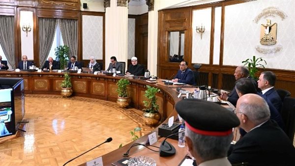 الحكومة: إطلاق حملة توعية للتأكيد على الحق فى اختيار مكان شراء الزي المدرسي