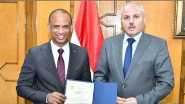 الدكتور محمود شعيب وكيلًا لكلية العلوم الرياضية لشئون التعليم والطلاب بجامعة القناة