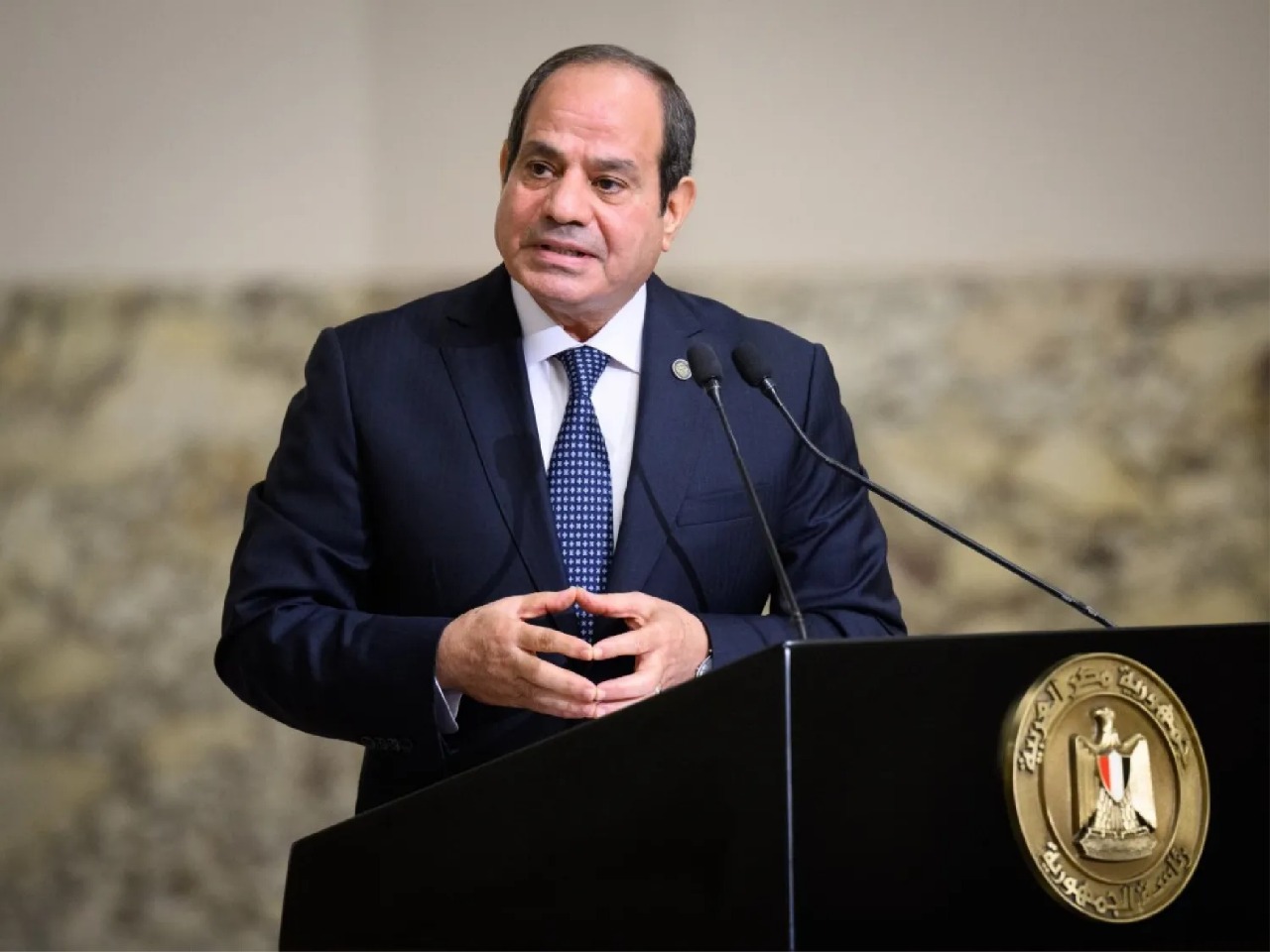 الرئيس السيسي يوجه الحكومة بإعطاء أولوية لخفض أعباء وخدمة الدين