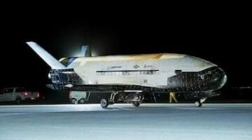 الطائرة الفضائية الأمريكية X-37B تختبر نظام ملاحة كمي قد يلغي الحاجة إلى GPS