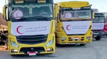 الهلال الأحمر المصري يدفع بأكثر من 2400 طن مساعدات في قافلة «زاد العزة الـ 25» إلى غزة
