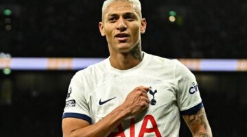 بعد استبعاد صلاح.. الكشف عن أفضل لاعب بالجولة الأولى للدوري الإنجليزي