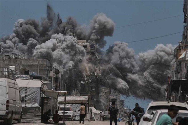 «بينهم 11 من منتظري المساعدات».. استشهاد 17 فلسطينيًا اليوم