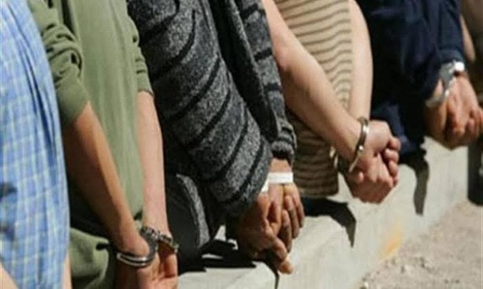 تجديد حبس 3 أشخاص لاتهامهم بترويع المواطنين وحيازة أسلحة نارية بالقليوبية