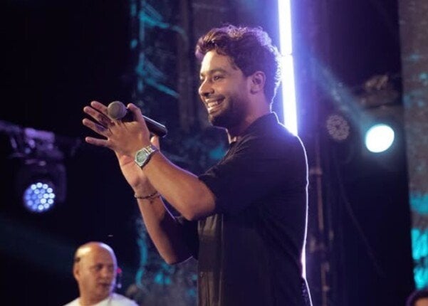 «تحيا مصر».. أحمد جمال يختتم حفله الغنائي بمهرجان القلعة الدولي فى ليلته الأخيرة