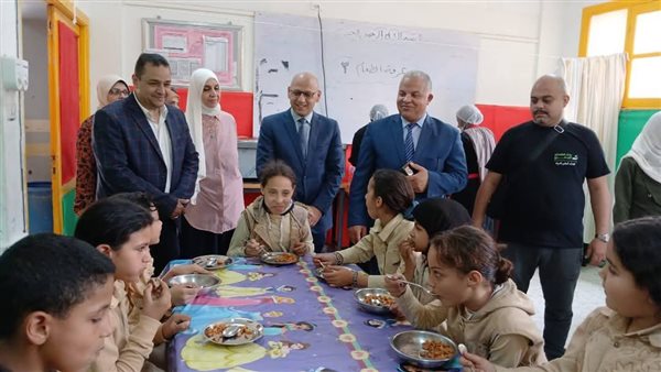 تفاصيل تعميم تجربة الوجبات الساخنة في المدارس.. مصادر تكشف