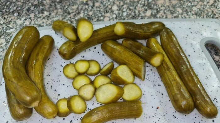 خطوات عمل مخلل الخيار السوري بأسهل طريقة في المنزل
