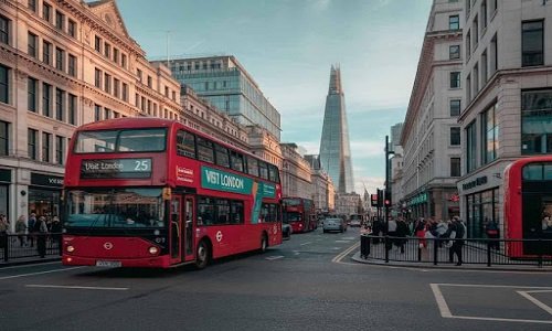 دليل المسافر العربي إلى لندن 2025.. راحة وأمان من لحظة الوصول وحتى نهاية الرحلة