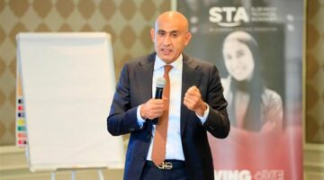 دورة تدريبية بالمنصة الإلكترونية للتدريب لمعلمي العربي والدراسات بالابتدائي