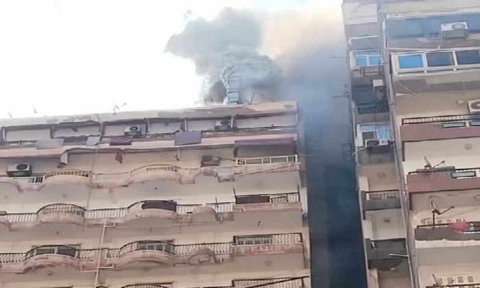 دون إصابات.. حريق هائل داخل مطعم شهير بمنطقة المندرة شرق الإسكندرية
