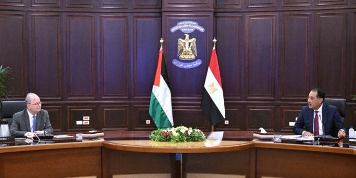 رئيس الوزراء يؤكد رفض تهجير الفلسطينيين وتمسك مصر بالقضية