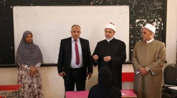 رئيس جامعة الأزهر يتفقد لجان امتحانات الدور الثاني بالثانوية الأزهرية بمرسى مطروح