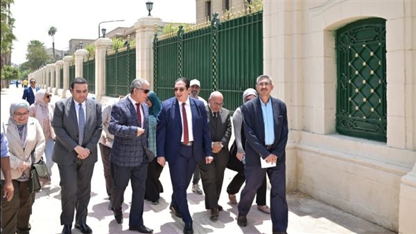 رئيس جامعة القاهرة يتفقد أعمال الترميم والصيانة لسور الحرم الجامعي والبوابات الرئيسة