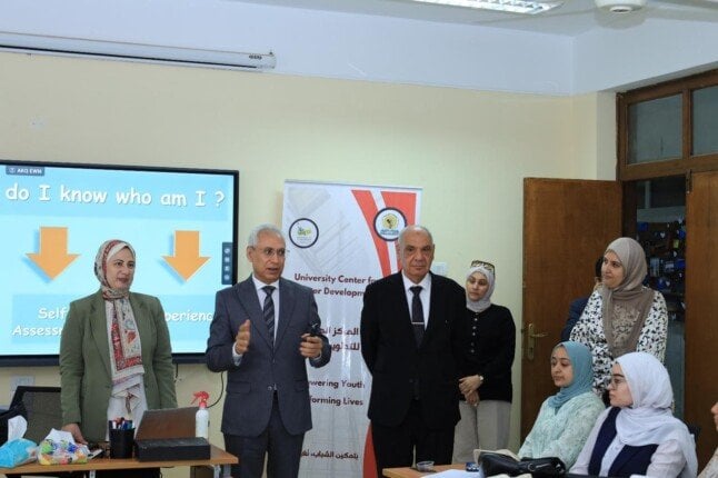 رئيس جامعة المنيا يتفقد انطلاق مبادرة «كن مستعدًا» لتأهيل الشباب لسوق العمل