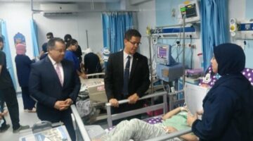 رئيس جامعة بنها يتفقد المستشفى الجامعي للاطمئنان على الخدمة الطبية