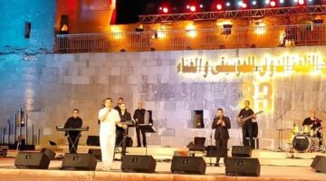 «سحراني».. إيهاب توفيق يبدأ حفله بـ «مهرجان القلعة» وسط حضور جماهيري كبير