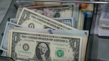 سعر الدولار اليوم الجمعة 29 أغسطس 2025.. «الأخضر يتراجع أمام الجنيه»