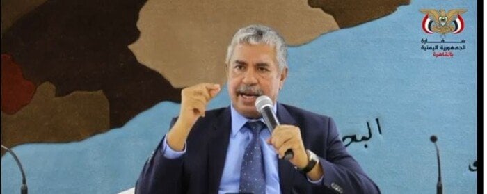 سفير اليمن بالقاهرة يشدد على أهمية استغلال الفرصة المتبقية للالتحاق بالمدارس المصرية
