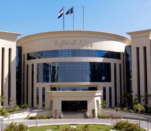 ضبط القائمين على إدارة 10 شركات لإلحاق العمالة بالخارج «بدون ترخيص» بالشرقية